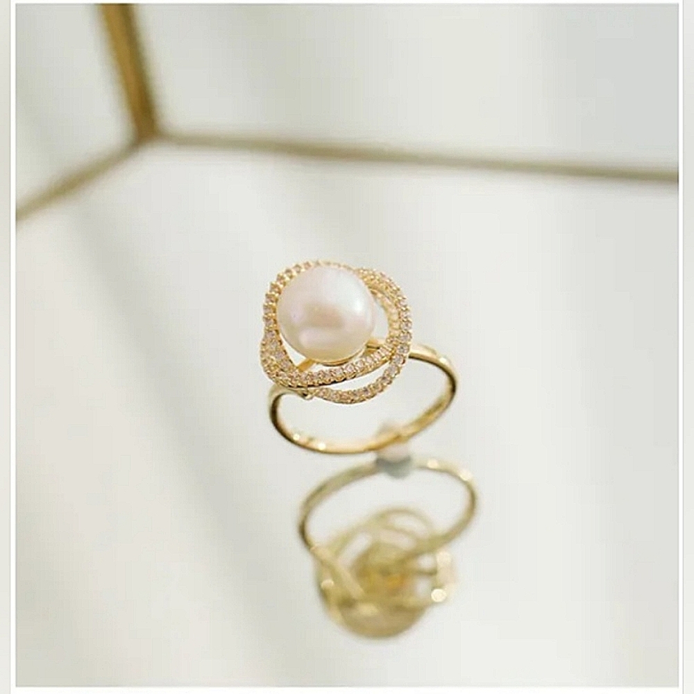 ✨NEW Gold Pearl Adjustment Ring!